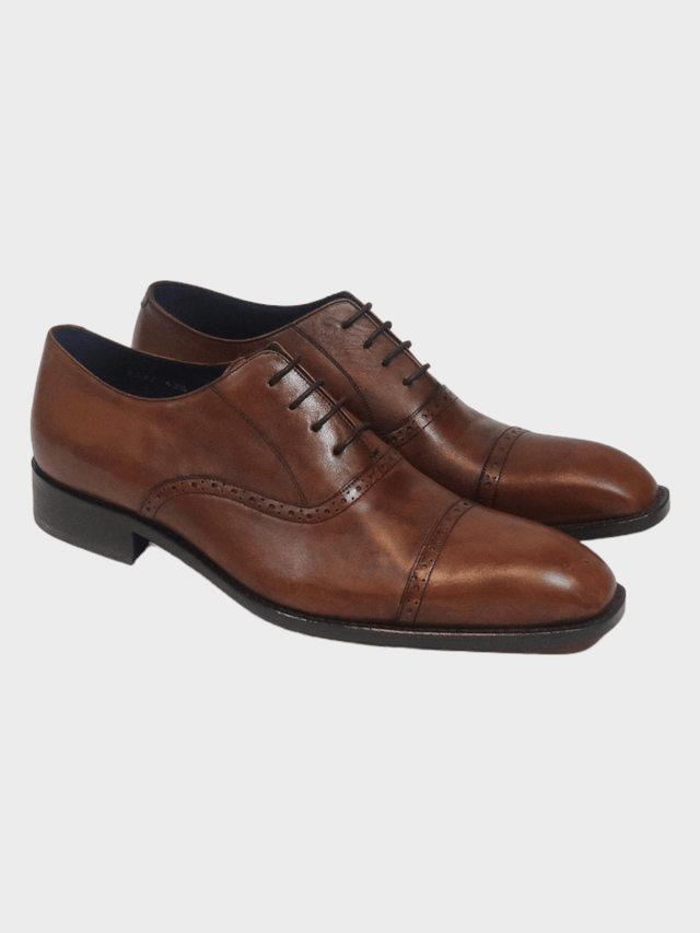 Brogue brown shoe